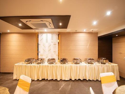 Hotel Emerald Inn Bhopal Buitenkant foto